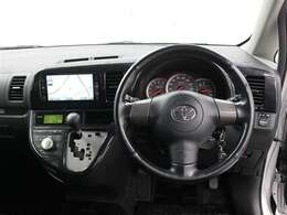運転席廻りです。