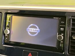 【純正ナビ】人気の純正ナビを装備。オーディオ機能も充実しており、Bluetooth接続すればお持ちのスマホやMP3プレイヤーの音楽を再生可能！毎日の運転がさらに楽しくなります！！