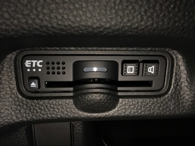 ETC付きで高速道路をノンストップ・キャッシュレスで利用出来ます！スマートインターの出入りも利用可能でとても便利です！