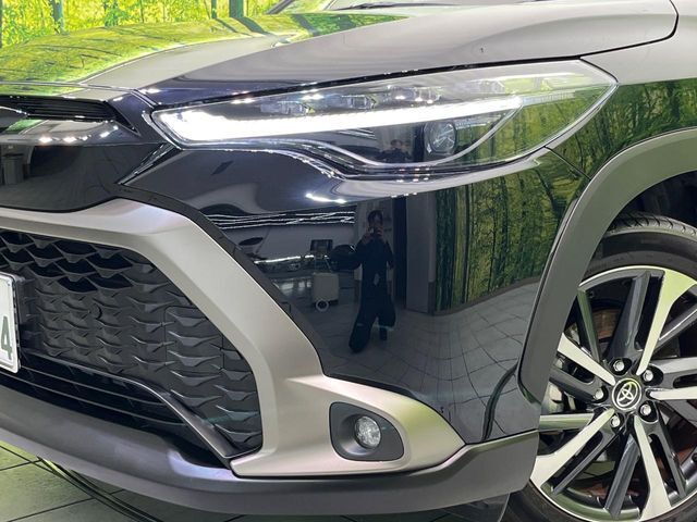 【LEDヘッドライト】悪天候や夜間走行時も良好な視界を確保し安心して運転できる高輝度LEDヘッドライトを装備！点灯速度が早く、消費電力も抑えられています。