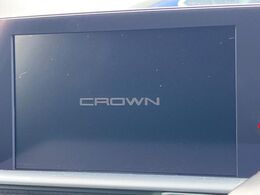 【メーカー純正ナビ】インテリアに溶け込むスタイリッシュな「専用設計」メーカーナビを装備♪視認性や操作性など基本性能にも優れ、より上質なカーライフをお楽しみいただけます。