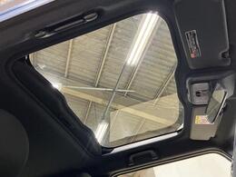 当店はメーカー直営のダイハツ正規ディーラーです。厳選された中古車をきっちりと整備してお納めいたしますので、安心のカーライフをご堪能いただけます☆