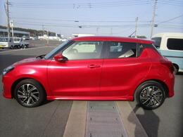 キーをポケットに入れたままでも指先ひとつでドアを開けられます♪