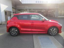 先行車発進お知らせ機能・ふらつき警報機能を搭載。