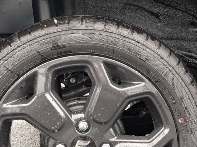☆ご掲載中の車両に関して☆　気になる点や知りたいことがあればお気軽にお問い合わせ・お電話くだいませ！すぐに詳しい営業のスタッフから詳しいお話を致します！