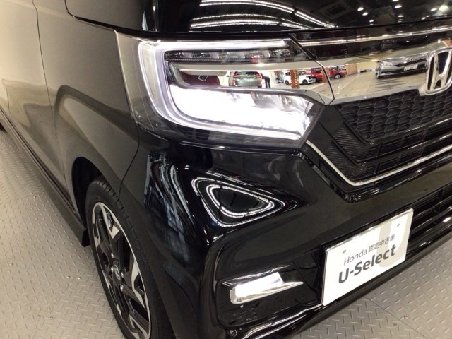 【LEDヘッドライト】ディスチャージヘッドライト（HID）と同等の明るさで、夜道や雨天走行が明るく視界良好！！　フォグライトも装備で、安心感さらにUPです♪安心ドライブを楽しんで下さい♪