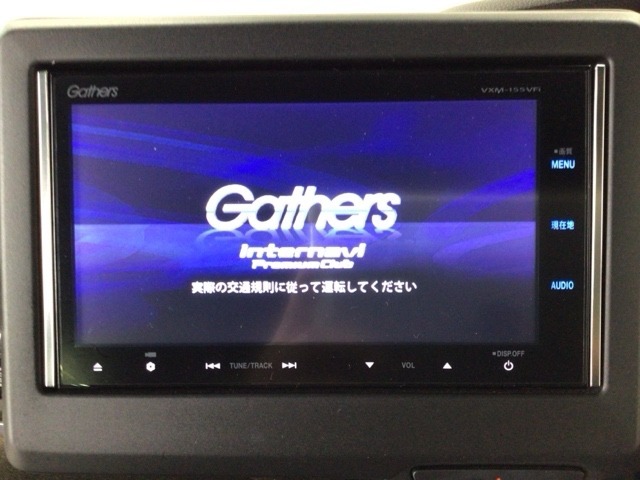 【オーディオ機能】ナビに一体のオーディオは、フルセグTVの他にDVD/CDプレーヤーを装備♪もちろんFM/AMラジオもお聞きいただけますよ♪
