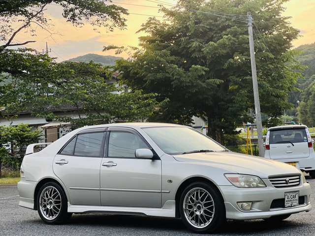 走行距離管理システム通過済み車両ですので実走行です。