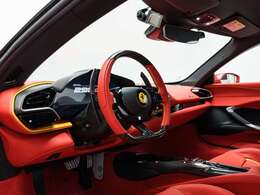 内装はRosso Ferrariを選択されております。