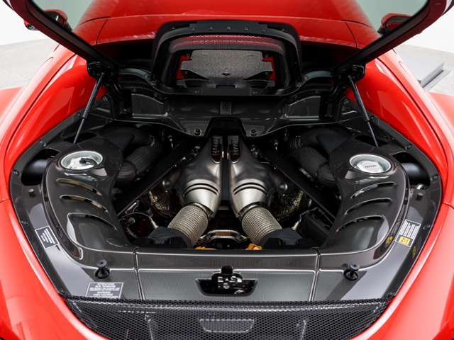 3.0L,V6ターボエンジン663PS+167PSのモーター。830PSのPHEV