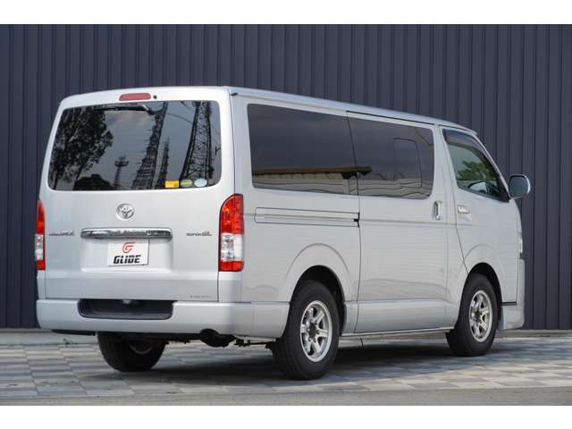 中古車購入時の保証プランも別途有料にて1年から3年までお選びいただけます。当店保証対応につきましては、走行距離無制限＋全国対応可能です。遠方の方にも安心してご購入頂いております。