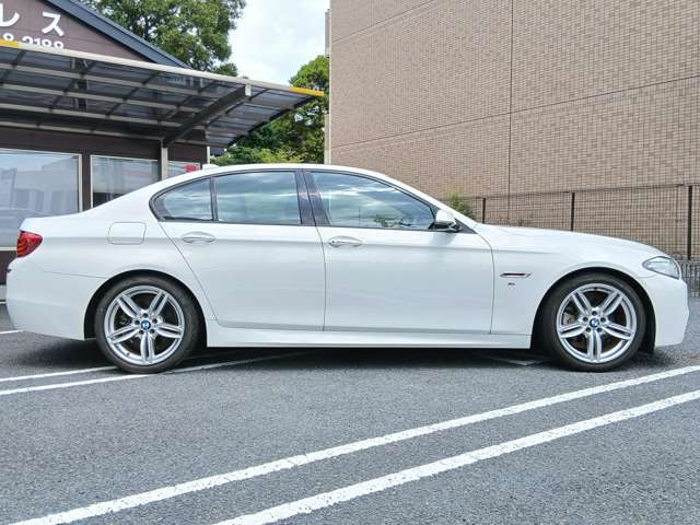 車両販売以外にも整備や車検、鈑金、ドラレコやAftermarketナビ取り付け、ガラスコーティング施工なども専門店ならではの安心価格にて対応可能です。