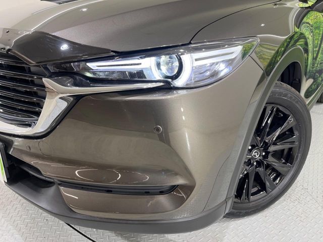 【LEDヘッドライト】悪天候や夜間走行時も良好な視界を確保し安心して運転できる高輝度LEDヘッドライトを装備！点灯速度が早く、消費電力も抑えられています。