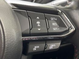 【マツダ・レーダークルーズコントロール】高速道路での長距離走行が楽に！自動で速度を保つクルーズコントロールが、衝突軽減システムと連携し、前方の車両を感知して車間を保つように速度調節してくれます！！