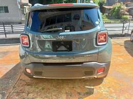 このテールランプに一目惚れされる方も。このデザインはずるいなぁw