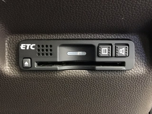 ETC付きで高速道路をノンストップ・キャッシュレスで利用出来ます！スマートインターの出入りも利用可能でとても便利です！