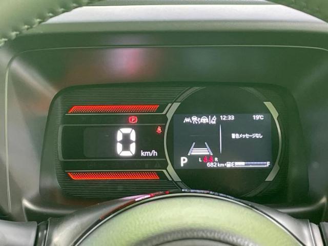 WECARSの展示場では実際に見て、触ってお車をお選びいただけます！知識の豊富な営業スタッフが様々なカーライフをご提案いたします！