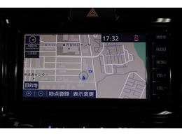 純正ナビを装備。初めての場所へのお出かけもナビがあると安心です。ハンズフリー通話に使えるBluetoothにも対応しています♪