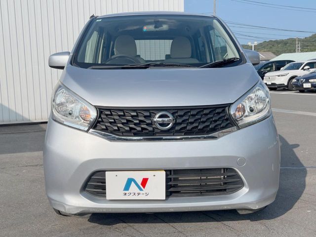 弊社では、全車『修復歴なし』のお車のみ取り扱っております。専任バイヤーによる厳選した仕入れの後、入庫後の車両チェックを行い、ネクステージが認定した高品質な中古車をご提供しております。