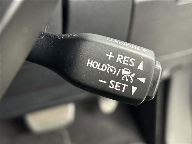 【　アダプティブクルーズコントロール　】設定した車速内で自動で加減速♪先行車との車間距離を適切に維持した追従走行が可能です♪