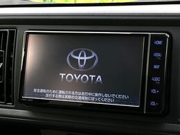 【純正ナビ】人気の純正ナビを装備しております。ナビの使いやすさはもちろん、オーディオ機能も充実！キャンプや旅行はもちろん、通勤や買い物など普段のドライブも楽しくなるはず♪