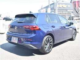 全車メカニックによる機関系のチェック済み。合格した車のみを展示してます！納車後のメンテナンスや車検もお任せください！自社の陸運局指定工場でディーラーさんよりもリーズナブルに承ります。