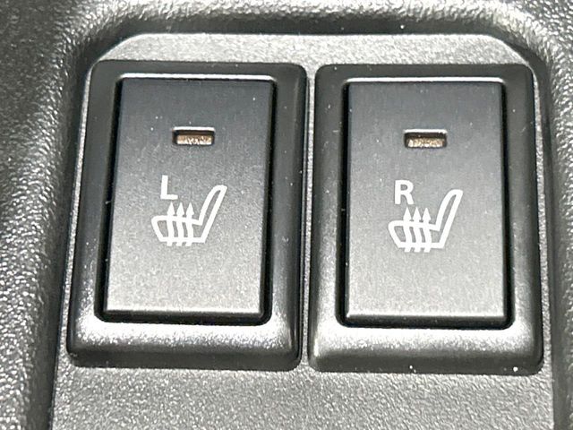 【シートヒーター】寒い日に重宝するシートヒーター！エアコンより早く温まってくれるので寒がりの人も安心ですね♪エアコンの温風は乾燥するから苦手、という方にもをおすすめです。
