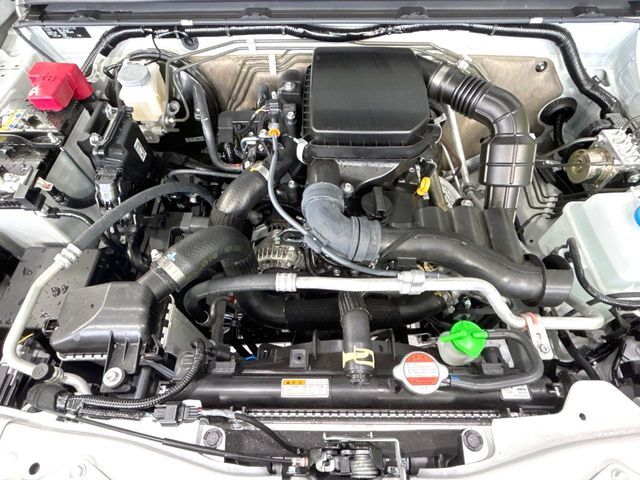親切・丁寧な専門メカニックスタッフが応対！・車検・点検整備・事故等の修理などアフターサービスも安心。お車のカスタマイズもネクステージのサービススタッフまでご相談ください！