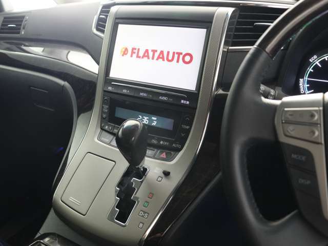 【純正9インチSDナビゲーションシステム装備】Bluetooth接続はもちろん、CDやDVD再生、高速録音機能など多彩な機能を取り揃えております！