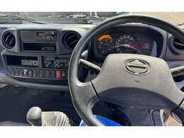 修理工場が販売する車なので、納車後のメンテナンスや修理も全てお任せください！！