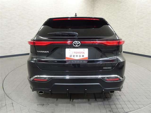 バックカメラが付いているので後方確認が非常にしやすいです。今や運転初心者も熟練者も必須装備！ついていて損はないですね♪