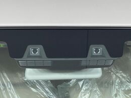 【スズキ　セーフティサポート】走行中に前方の車両等を認識し、衝突しそうな時は警報とブレーキで衝突回避と被害軽減をアシスト。より安全にドライブをお楽しみいただけます。