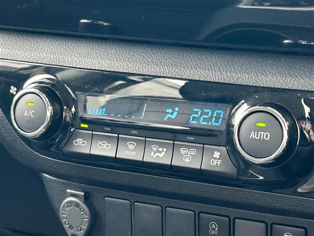【オートエアコン】車内温度を感知して自動で温度調整をしてくれるのでいつでも快適な車内空間を創り上げます。