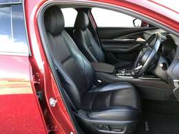 【運転席10Wayパワーシート＆ドライビングポジションメモリー機能】運転手にあったシートパターン設定可能です。
