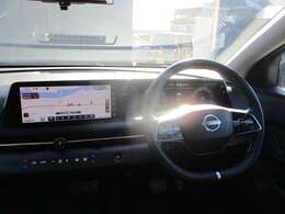 運転席廻りになります。