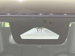 【スズキ　セーフティサポート】走行中に前方の車両等を認識し、衝突しそうな時は警報とブレーキで衝突回避と被害軽減をアシスト。より安全にドライブをお楽しみいただけます。