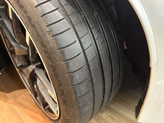 ダンロップ・「SP SPORT MAXX 060＋」：245/40R19（2022年25週生産）