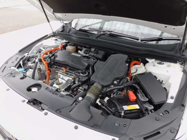 エンジンルーム・エンジンは主に発電に徹し、幅広い領域をモーターで走る2モーターハイブリッドシステム「e:HEV（イー エイチ イー ブイ）」を搭載