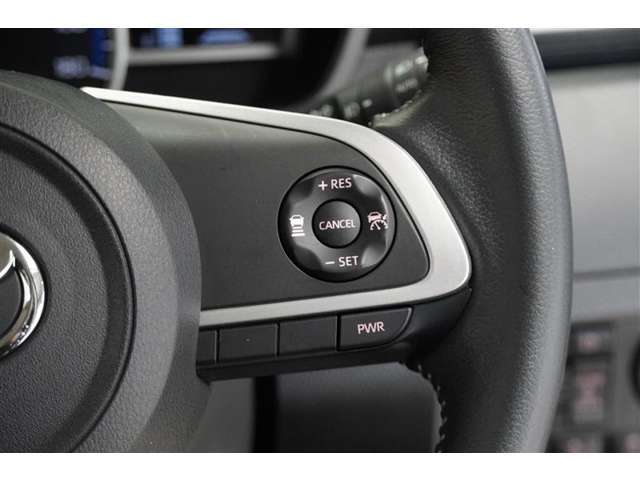 高速道路を頻繁に利用する方におすすめのレーダークルーズコントロール。前を走っている車との適切な距離を保って走行してくれます。長距離運転の疲労感も違いますよ。適度な休憩も忘れずに★