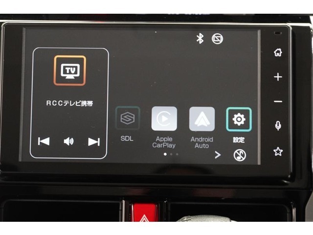 ディスプレイオーディオを装備。スマホとクルマをつなぐことで、これまでのナビに加えて、いろんなサービスが楽しめます。