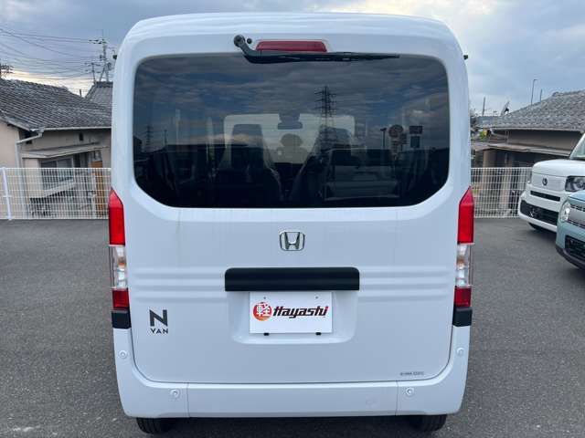 ☆お車についた傷やヘコミ、事故の修理もハヤシにお任せください。自社鈑金工場で修理ができますの安心です☆