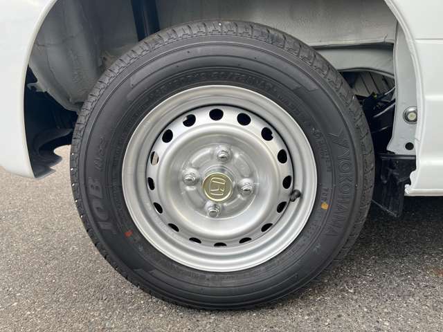 ☆車の保険は買ったところで加入するのがベストです。保険に関しても大手保険代理店をしておりますので安心してお任せください。不慮の事故の際も自社鈑金工場と連携して修理を進めてまいります☆