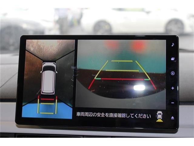 【全方位カメラ】アラウンドビューモニターは真上から見下ろした様に車の周囲を表示することで、駐車時の安全性と利便性を高めます。