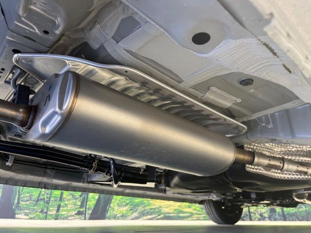 お車を安心してお乗りいただく為には、足回りの定期点検が欠かせません。サービスサポート（有償保証）では無料点検もご提供しており、安心のカーライフをお過ごしいただけるサポート体制が整っています。