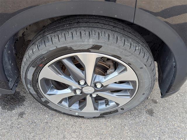 気になる車はすぐにお問い合わせください！画面右側の0066から始まる無料ダイヤルからお問い合わせ下さい！専門スタッフがお車のご質問にお答えいたします！