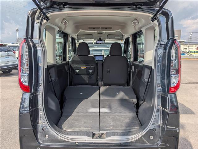 【ラゲッジスペース】リアシートを倒せばこの大容量！！ダンボールなどの大きい荷物も釣り具などの長尺物まで様々載せられそうです！！