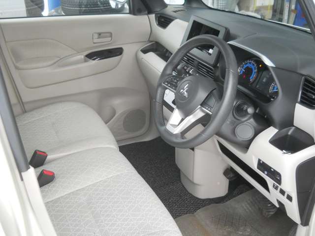 女性にもご安心してお乗りいただけるよう、車内の清掃には特にコダワリ、全車消臭抗菌済みです！よりメーカー販売時の状態に近づける為に妥協は致しません！！