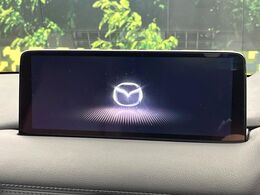 【メーカー純正ナビ】インテリアに溶け込むスタイリッシュな「専用設計」メーカーナビを装備♪視認性や操作性など基本性能にも優れ、より上質なカーライフをお楽しみいただけます。