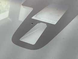 【ホンダセンシング】走行中に前方の車両等を認識し、衝突しそうな時は警報とブレーキで衝突回避と被害軽減をアシスト。より安全にドライブをお楽しみいただけます。