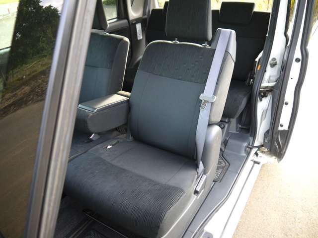 乗車定員さえ間に合っていればミニバンじゃなくても対応してくれるのがタントの特徴。四人家族で小さいお子さんがいるご家庭であればこの一台で完結します